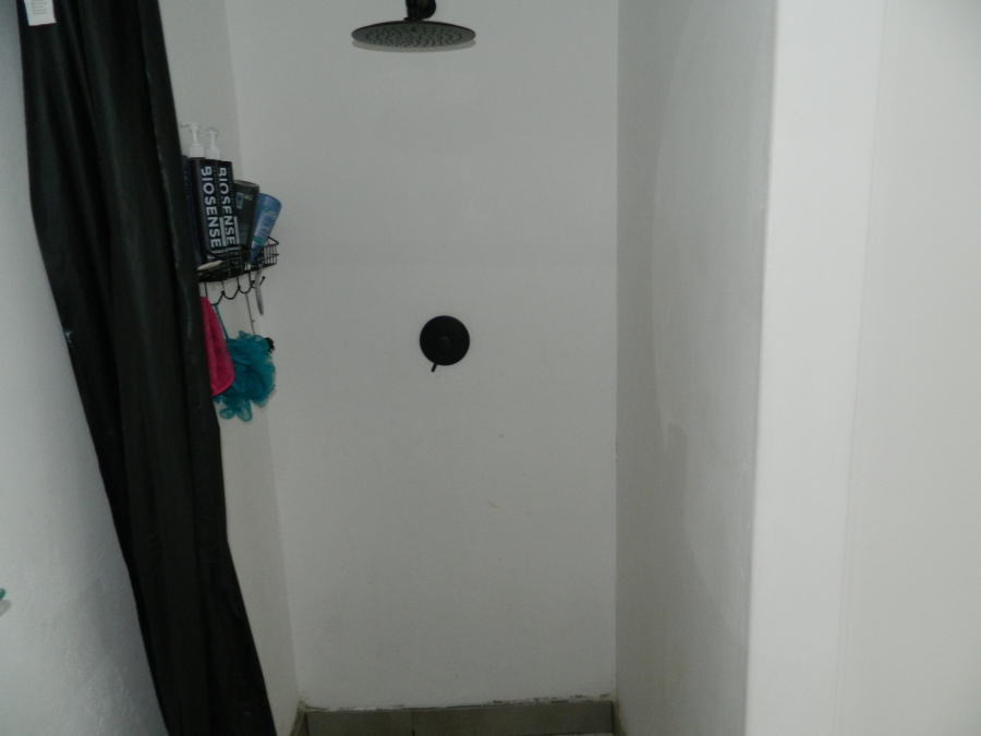 1 Bedroom Property for Sale in Lemoenkloof Western Cape